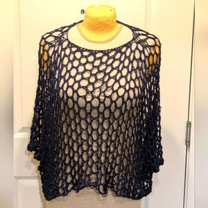 GUC Three Hearts OS Made in Italy Open Weave Navy Blue Top